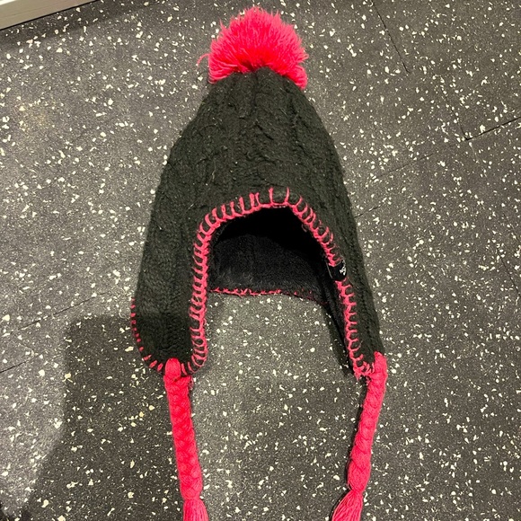 The North Face Girls Fuzzy Earflap Beanie Hat Size Small - Picture 2 of 3